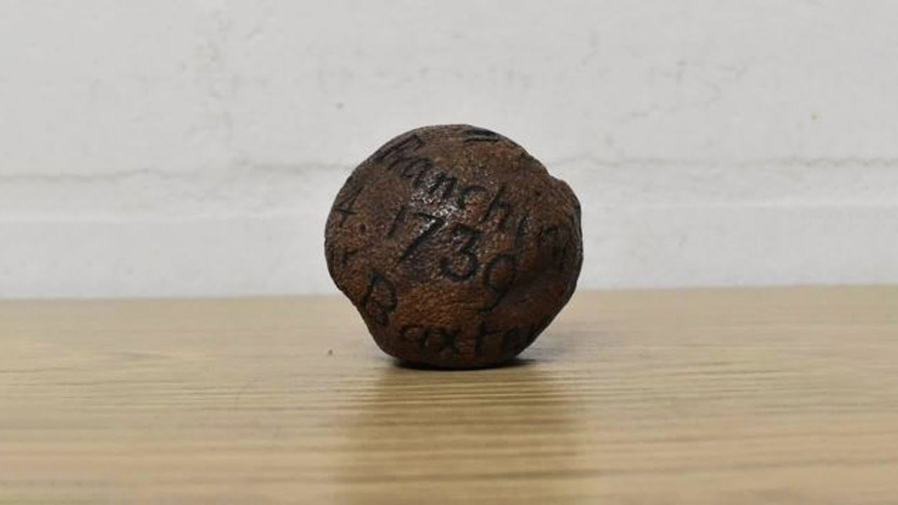 A 285 Year Old Lemon Sold For 2.35 Million Won Per Piece