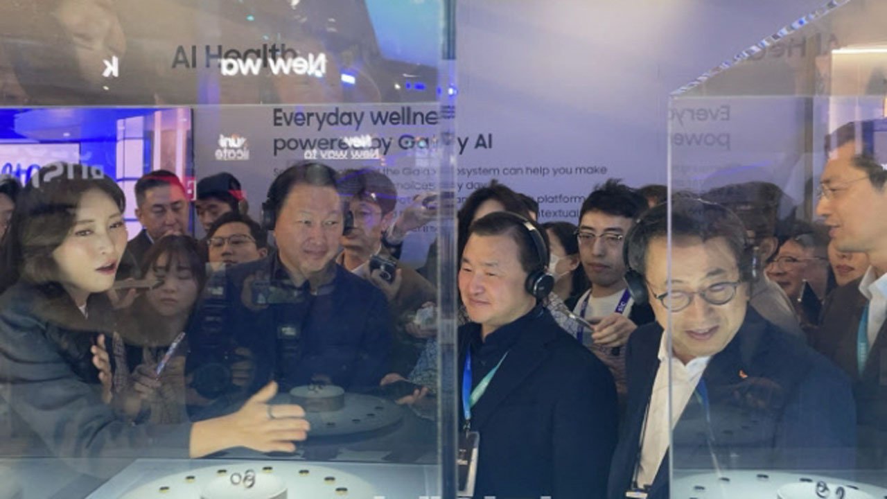 SK Focusing On AI, Asks Samsung For Cooperation Taewon Choi “Let’s Meet Separately” [MWC24]