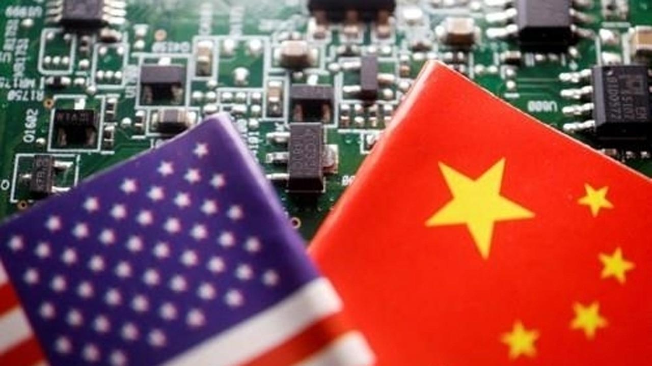 Samsung Electronics And SK Hynix Stop Selling Old Semiconductor Equipment To China